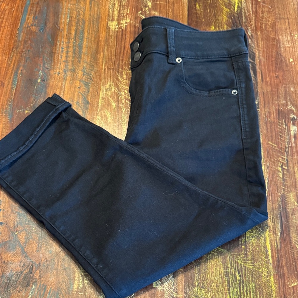 American Eagle Outfitters Women's Black Artist Cropped Jeans - Picture 6 of 7